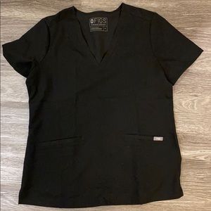 Black figs scrub top